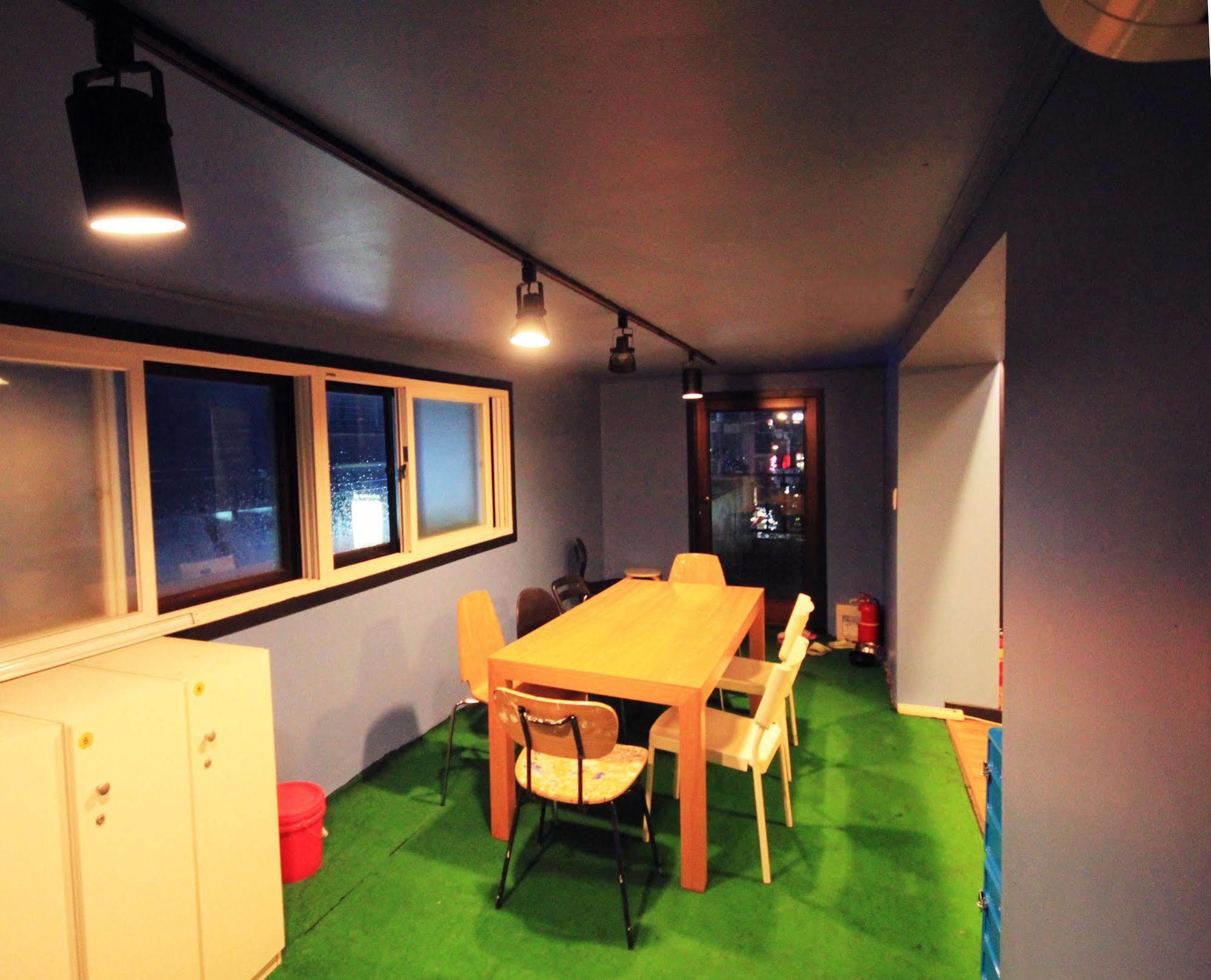 The One Hostel Hongdae In Seoul - Foreigner Only Bagian luar foto